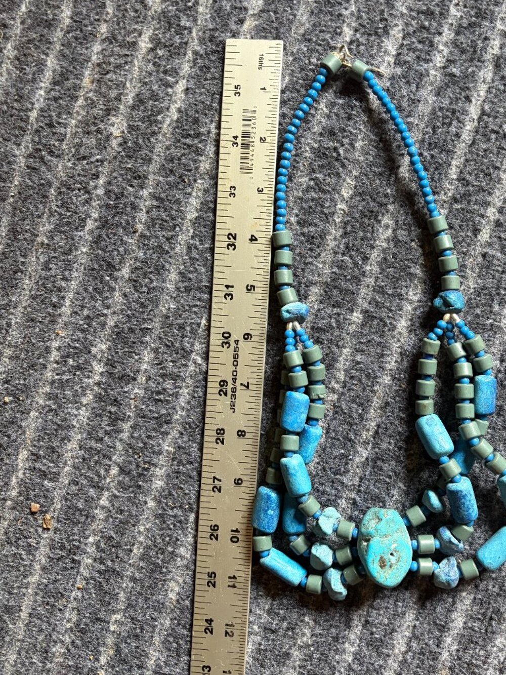 Turquoise-toned Multi-strand necklace 20" 170g - Picture 5 of 5